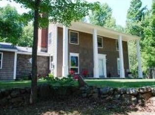 21 Edinburgh Dr, Bedford, NH 03110