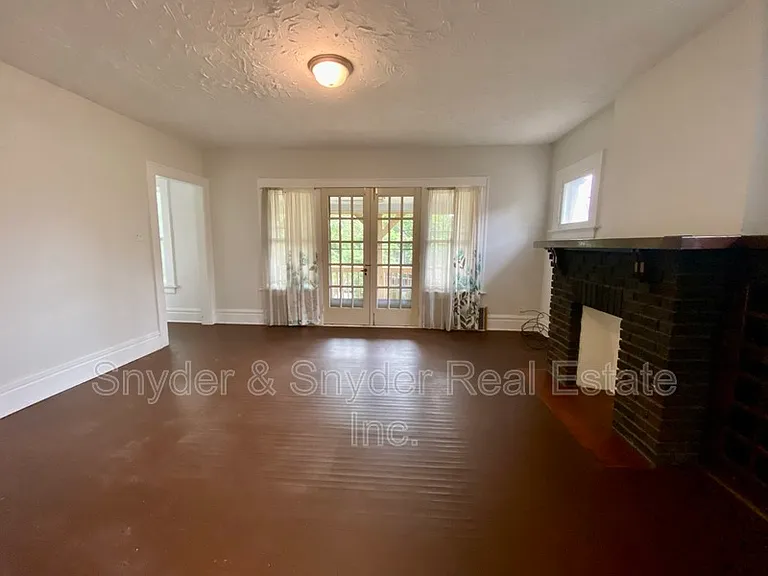 400 Cloverdale Ave #UP — Photo 4