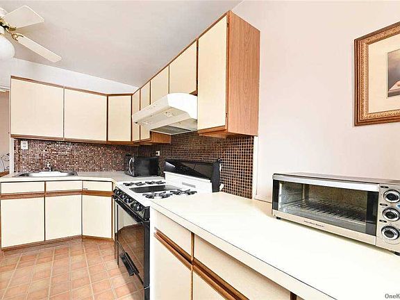 4th image of 14050 Burden Cres APT 3F