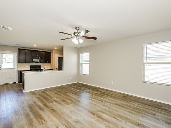 4th image of 1153 Skyline Dr