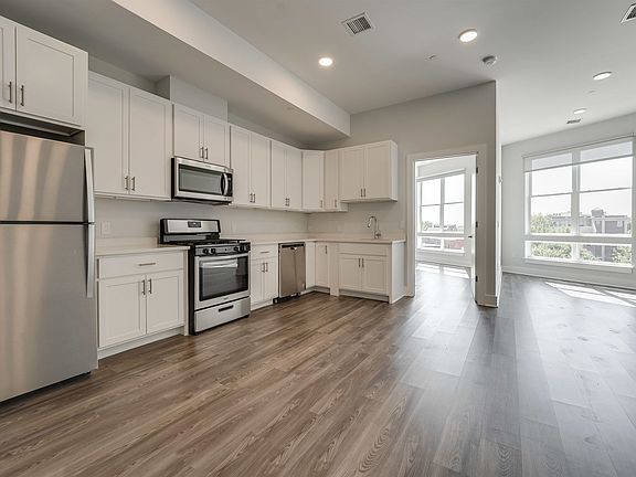 2nd image of 660 Grand St APT 211