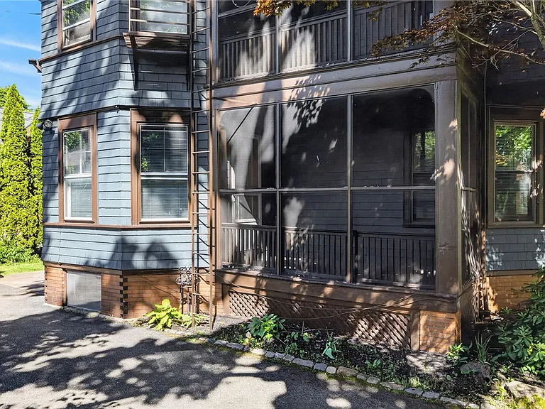 420 Harvard St #1 — Photo 5