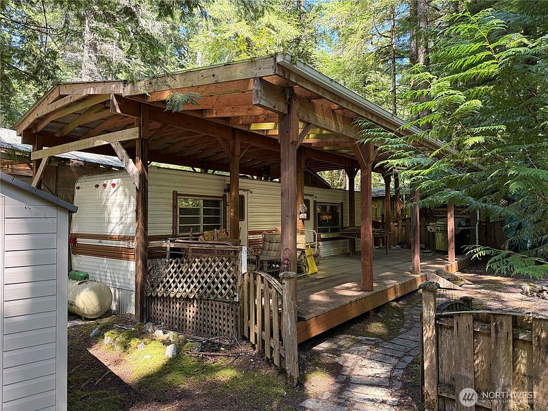 2nd image of 1167 Alder Lane