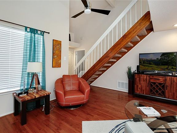 3rd image of 4242 N Capistrano Dr APT 127