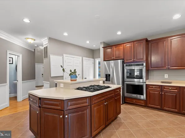 3963 Prickly St, Waldorf, MD 20603