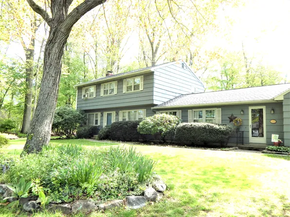 459 Skyline Dr, Orange, CT 06477