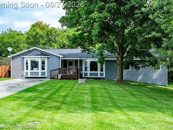 2nd image of 252 Pinewood Dr