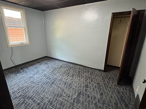 4th image of 913 Vine St