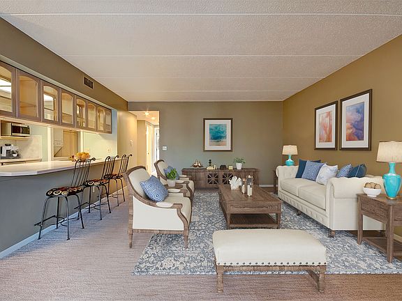 2nd image of 711 W Lakeshore Dr APT 409