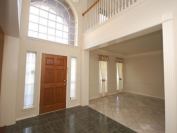 4th image of 3915 Southsand Dr