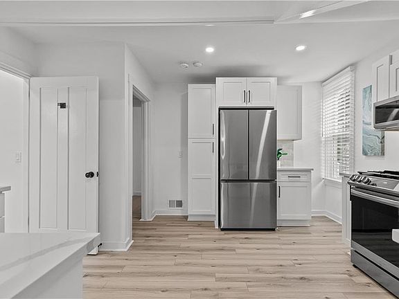 4th image of 13 Sherman St APT 3