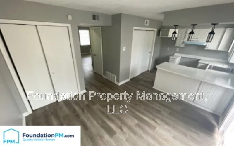 2 bed, 2.0 bath, 1354 sqft, $995 — Photo 3