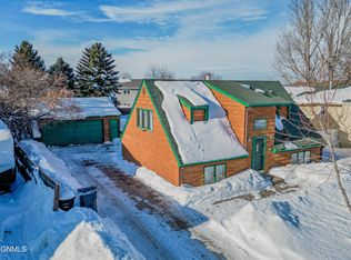 1305 Johns Dr, Mandan, ND 58554