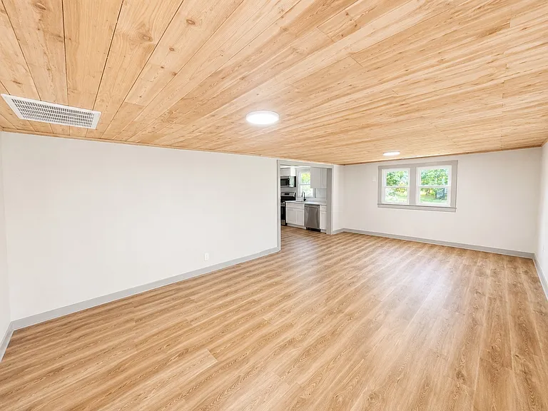 113 Depot St — Photo 8
