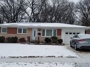 8808 McNulty Dr, Saint Louis, MO 63114