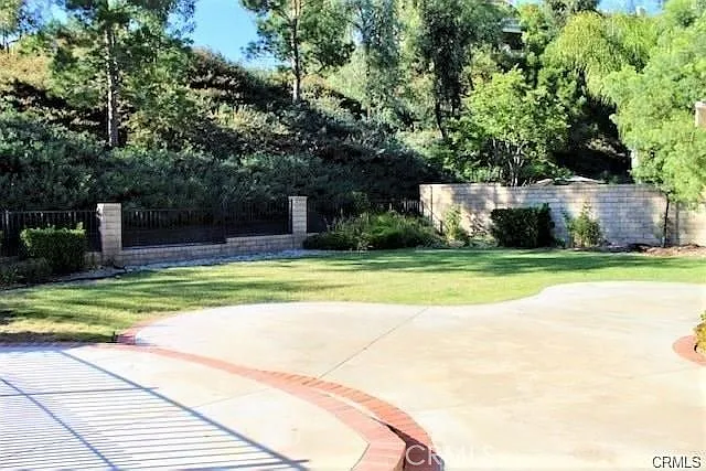 23491 Thornewood Dr — Photo 27