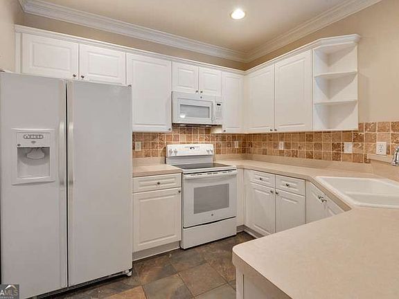 3rd image of 2400 Cumberland Pkwy SE Unit 611