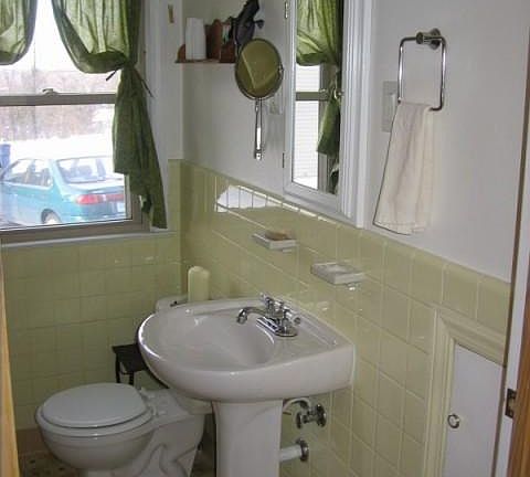 4th image of 4036 Reservoir Blvd NE