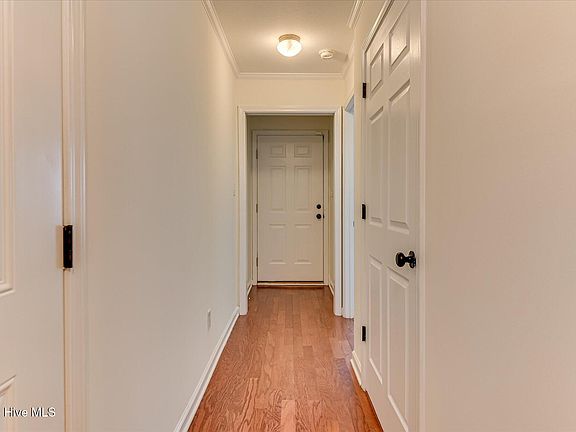 4th image of 126 Grove Landing Court