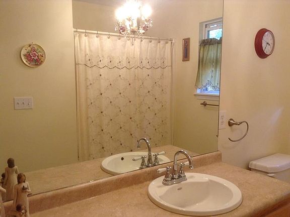 2nd image of 108 Ash Ct
