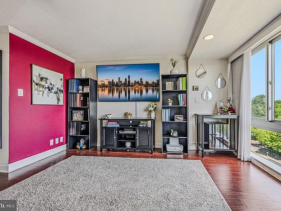 5th image of 2401 Pennsylvania Ave APT 1017