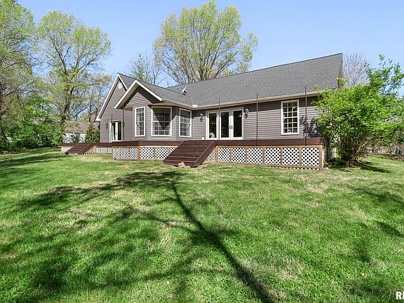 5th image of 409 Arbor Dr