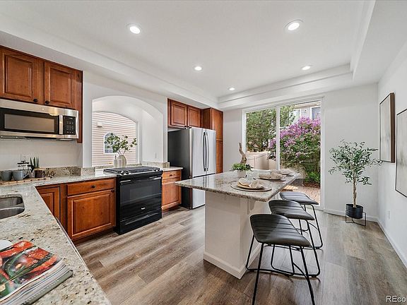 3rd image of 3936 Beechwood Lane