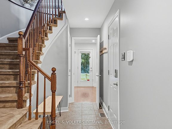 4th image of 412 Berkley Ave