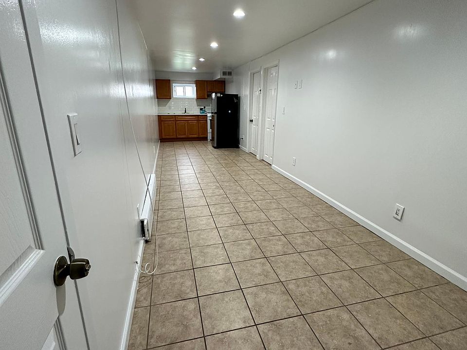 1st image of 276 Park Ave
