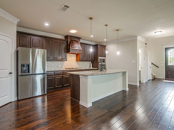 3rd image of 213 Park Villa Ln