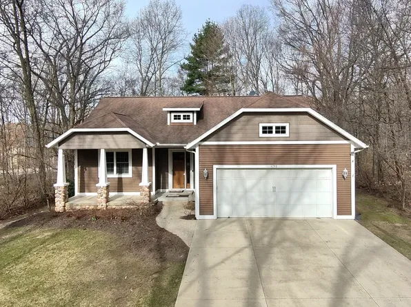 6288 Hawthorne Ct, Saugatuck, MI 49453