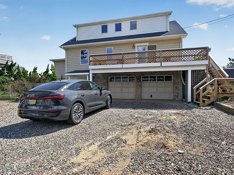 1521 Ocean Ave — Photo 7