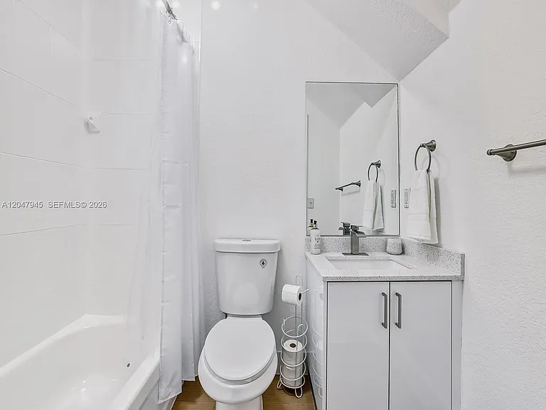 11475 NW 94th Pl #3 — Photo 9