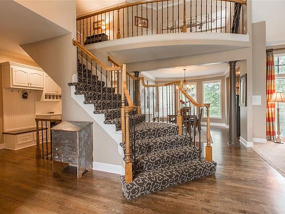 3rd image of 8105 NW Walnut Way