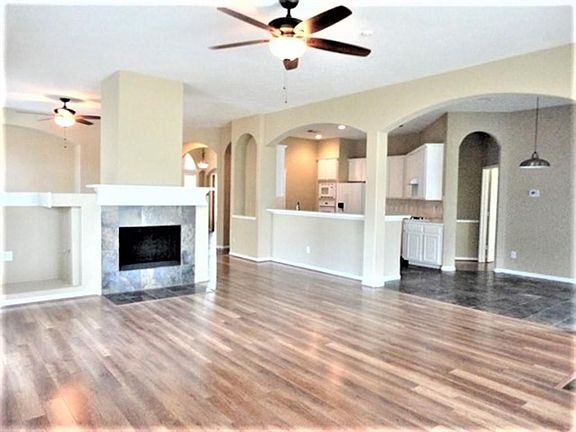 5th image of 118 Crescent Bay Dr
