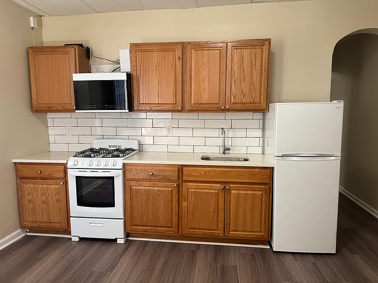 4102 W Girard Ave #1R — Photo 4