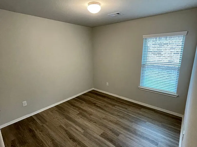727 Long Cedar Dr — Photo 6