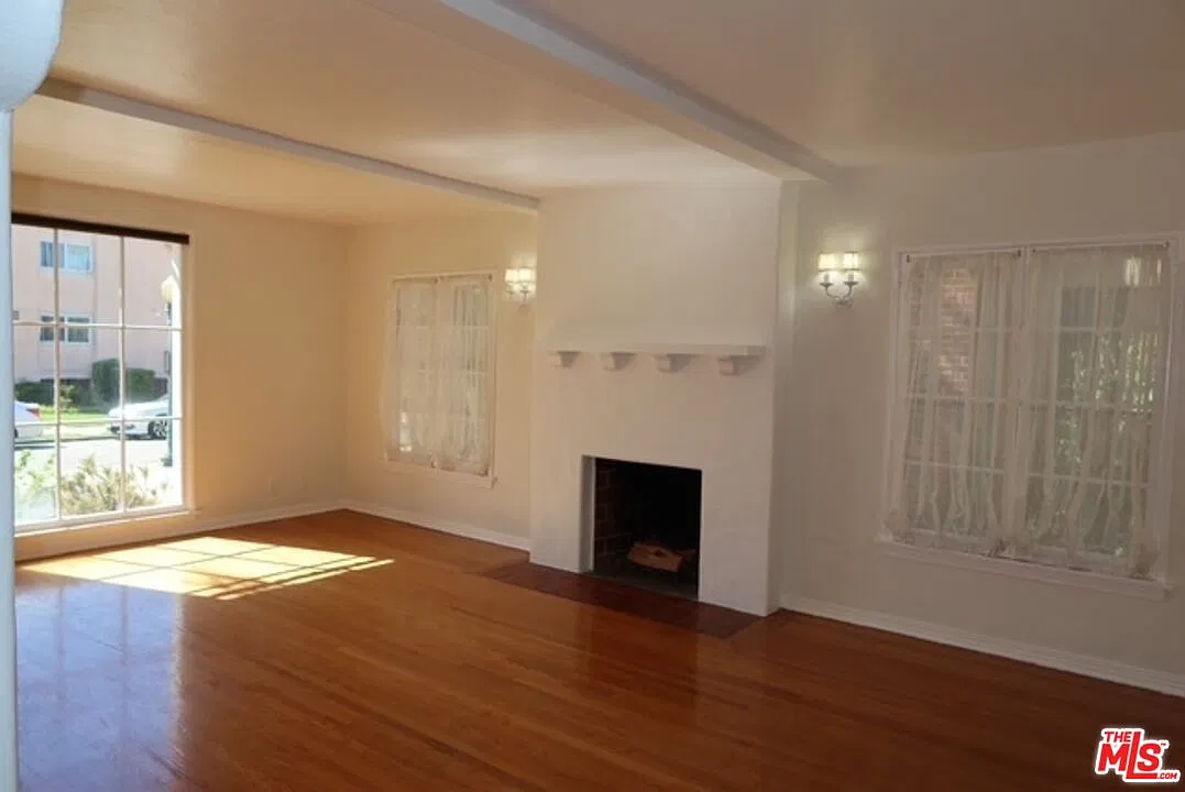 2 bed, 1.0 bath, 1570 sqft, $3,995 — Photo 2
