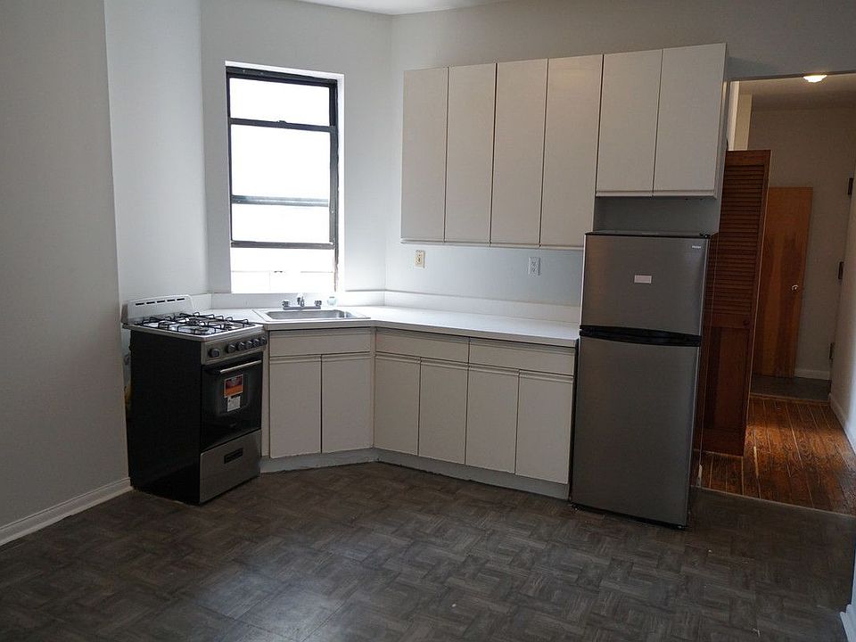 1st image of 26 Thompson St APT 6A