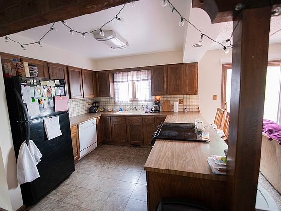3rd image of 3815 W 11th St #1