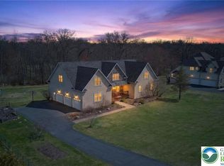 210 Sonny Dr, Wind Gap, PA 18091