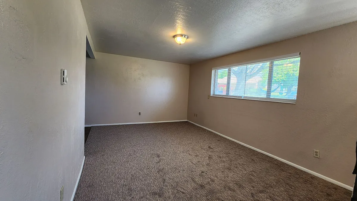 Building Photo - 842-848 S 50 E