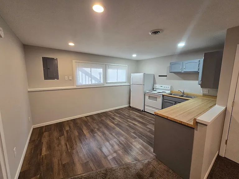 2025 Beck St — Photo 46