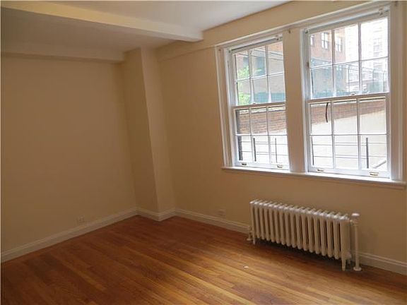 3rd image of 324 E 41st St APT 103C