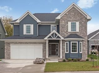 352 Teton Cir, Iowa City, IA 52245
