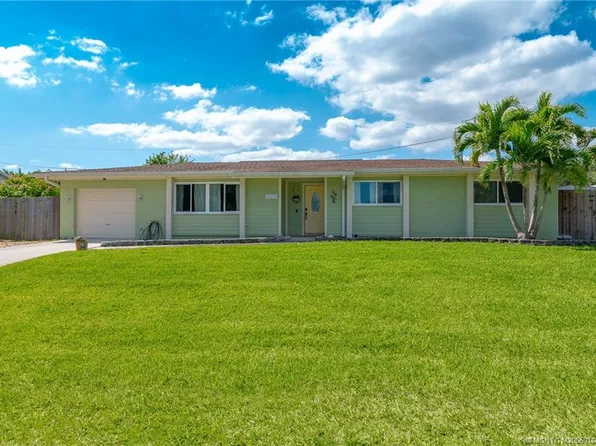 1590 NE 23rd Ter, Jensen Beach, FL 34957