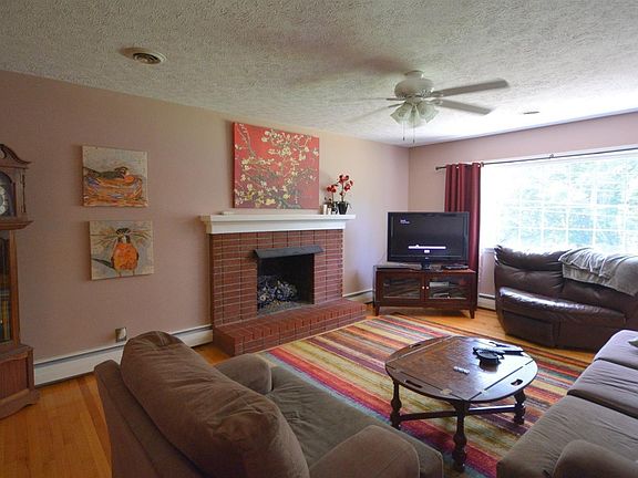 2nd image of 110 Howard Dr