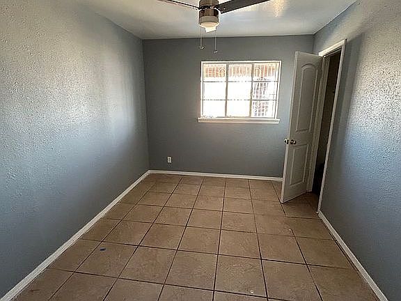 3rd image of 9533 Fairfax St