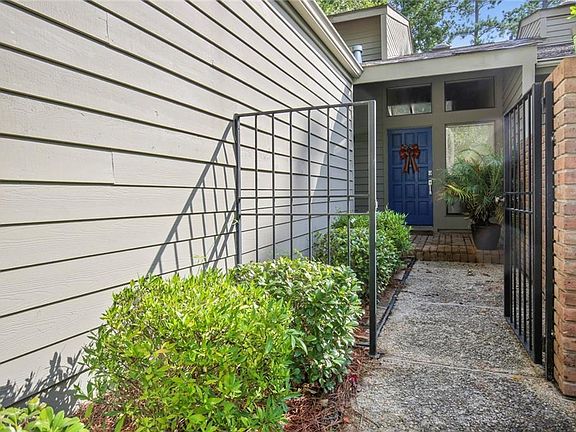 2nd image of 575 Beau Chene Dr #575