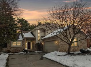 18090 Cottonwood Dr, Macomb, MI 48042